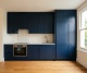 Прямая кухня в тёмно-синем